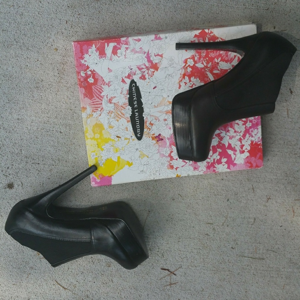 shoes - Picture 6 of 8